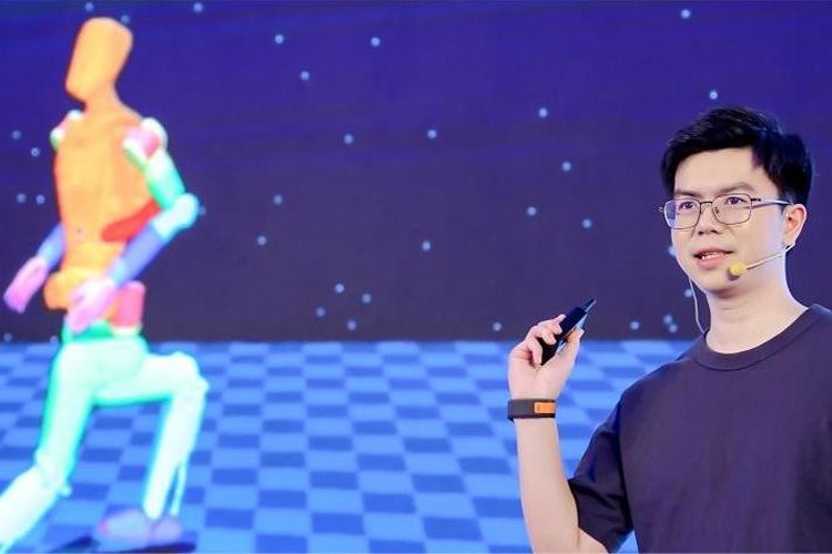 天才少年稚晖君jcjc5500公海机器人走路进场！AI模型做大脑，目标售价20万以内